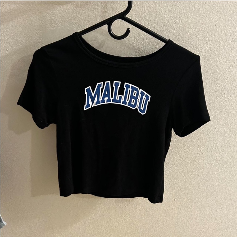 Social Culture Malibu Women's Black baby Tee